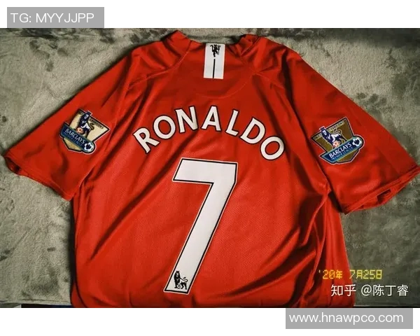 足球巨星签名收藏册揭秘 足球迷必备的珍贵纪实与回忆录